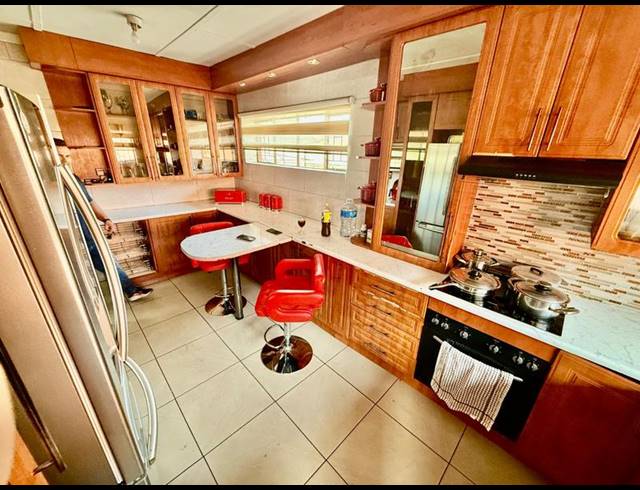 3 BEDROOM HOUSE FOR SALE IN VANDERBIJLPARK CW 5